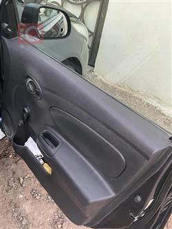 نيسان فيرسا